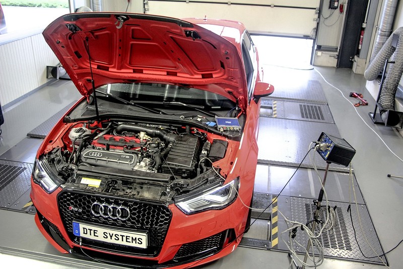 DTE le saca 410 CV y 557 Nm de par al Audi RS3: ¡Menuda bestia! 1