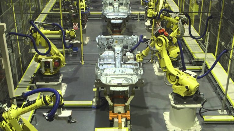 Vídeo: El infiniti Q30 comienza su producción
