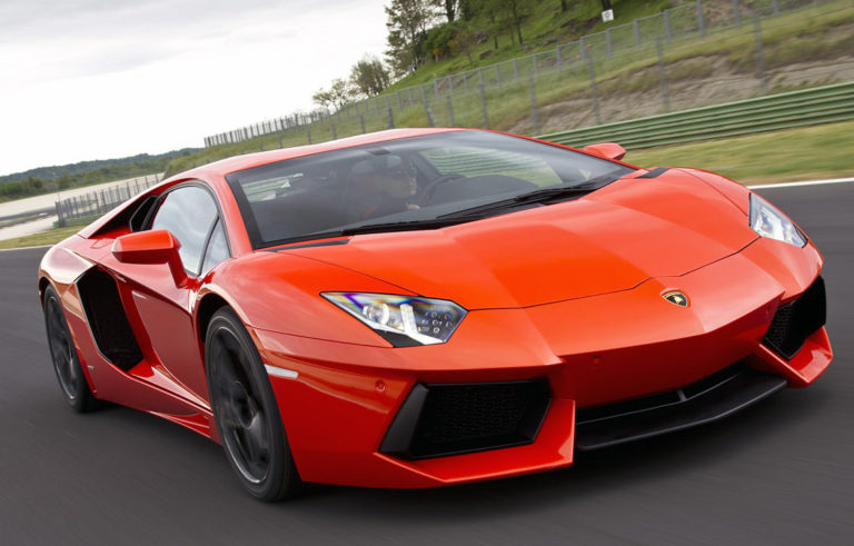 Lamborghini descarta un Aventador propulsión, ¡demasiado potente!
