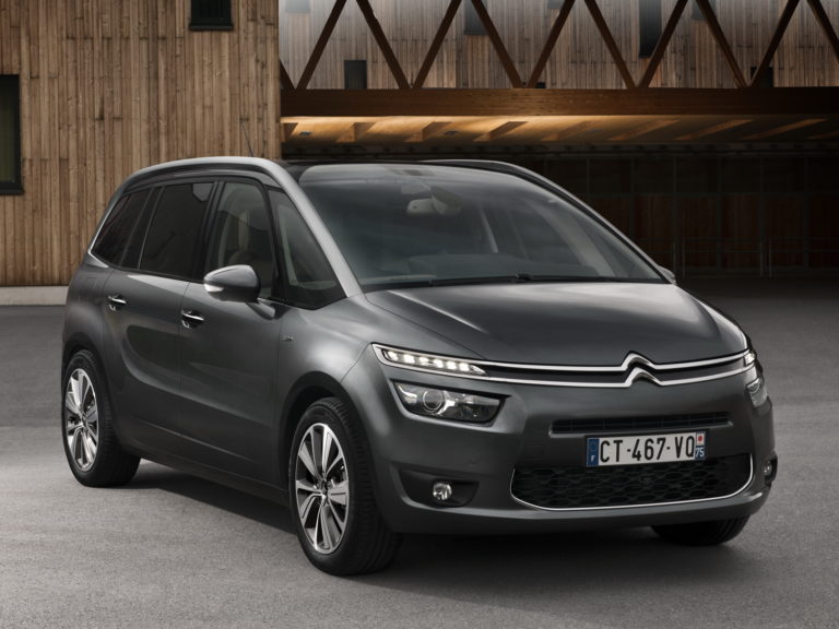 Noviembre 2015: Aumentan las ventas de coches un 25,4%