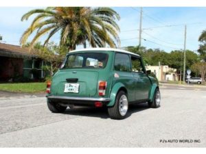 ¿Quieres un MINI de 1977 con motor Honda VTEC? Esta puede ser tu ocasión