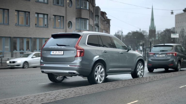 Vídeo: Hablarle a tu coche como si fuera KITT está más cerca que nunca gracias a Volvo y Microsoft