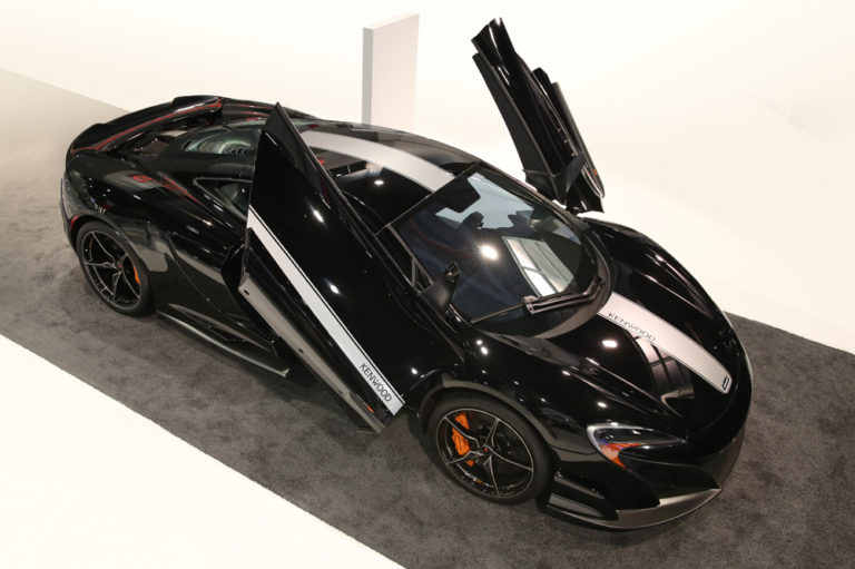 McLaren 675LT JVCKENWOOD Concept: Un interior mucho más futurista
