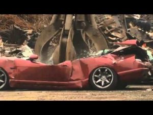 Vídeo: La destrucción de este Nissan Skyline R33 le dará un vuelco a tu corazón