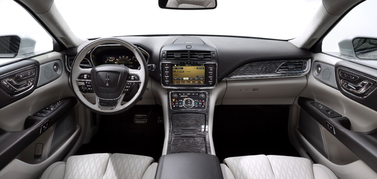 ¿Cómo se abren las puertas del nuevo Lincoln Continental? 1