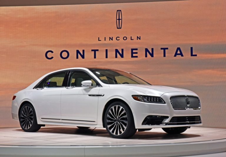 ¿Cómo se abren las puertas del nuevo Lincoln Continental?