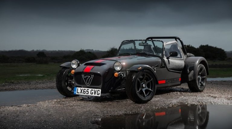 Caterham Seven 620S: 314 CV para 610 kg, tu cuello no estará preparado