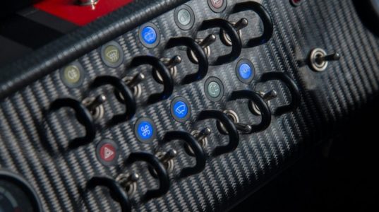 Caterham Seven 620S: 314 CV para 610 kg, tu cuello no estará preparado 2