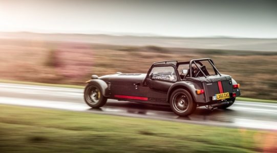Caterham Seven 620S: 314 CV para 610 kg, tu cuello no estará preparado 3
