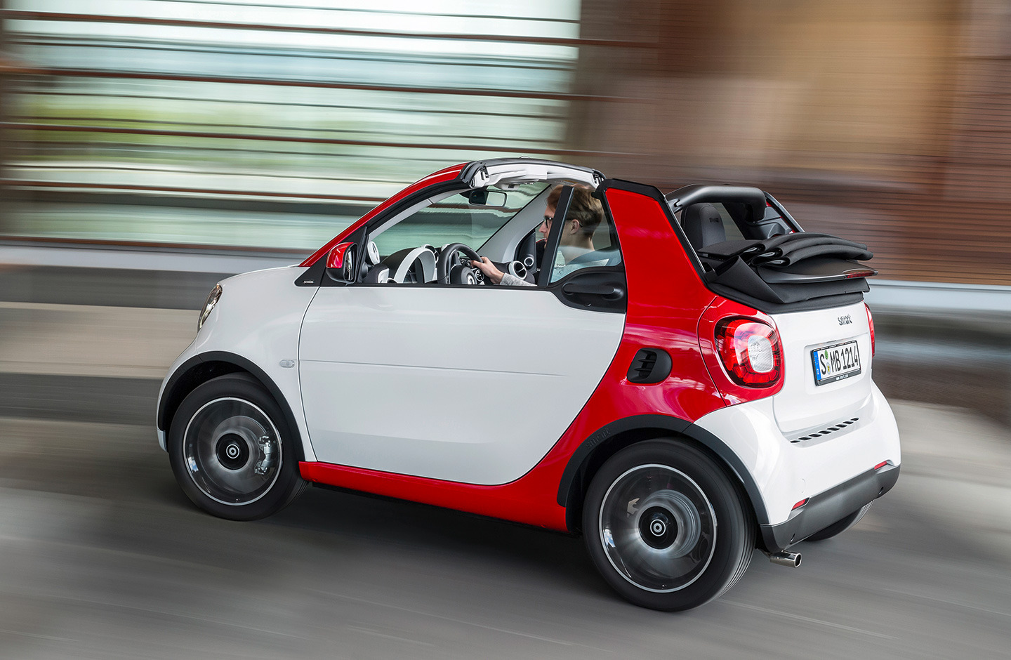 Llega el smart Fortwo Cabrio 2016: El cielo se puede ver desde otra perspectiva a partir de 16.915 euros 2