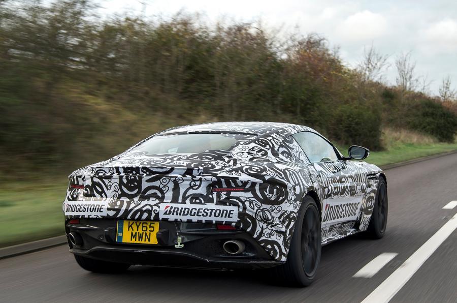 Aston Martin nos desvela las primeras imágenes del DB11: Aún en estado de gestación 2