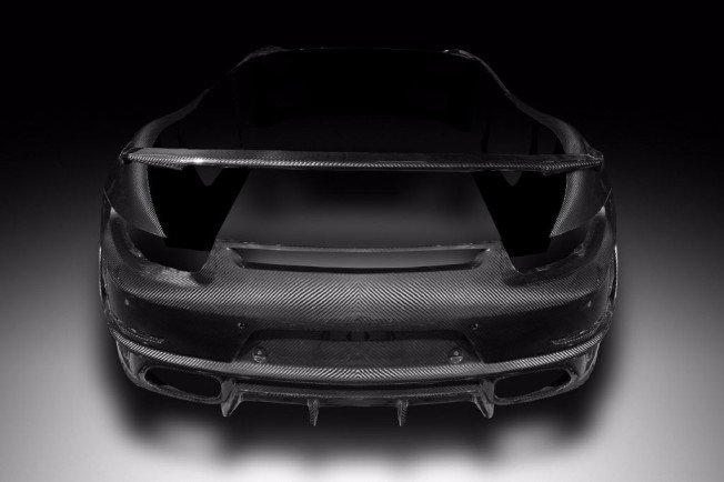 Fibra de carbono por doquier para bajar casi 100 kg a tu Porsche 911 Turbo 2