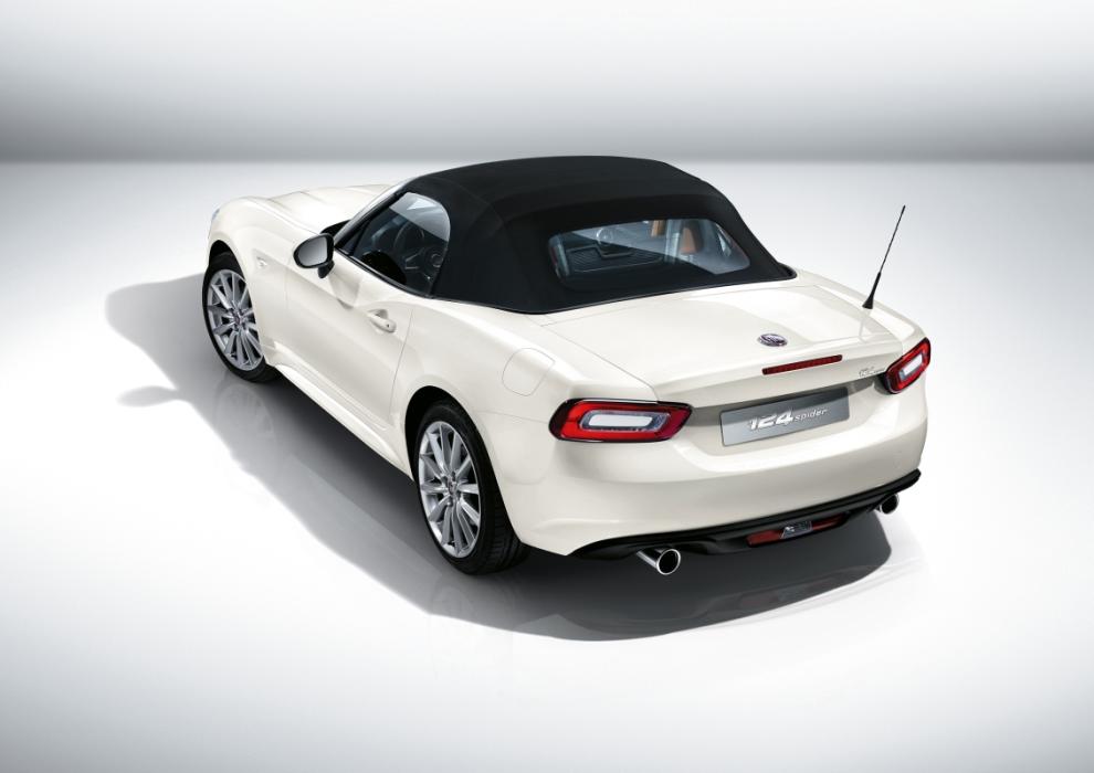 El Fiat 124 Spider aterriza en España desde 25.990 euros: ¿�ste o el Mazda MX-5? 2