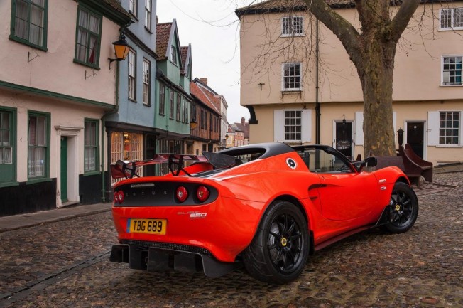 Lotus Elise Cup 250: 246 CV y 931 Kg de peso, el Elise más rápido de la gama 1