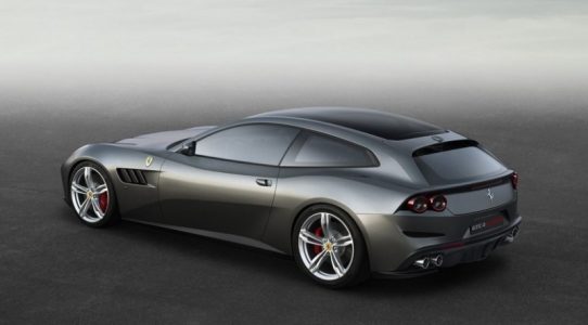 Ferrari-GTC4Lusso-3