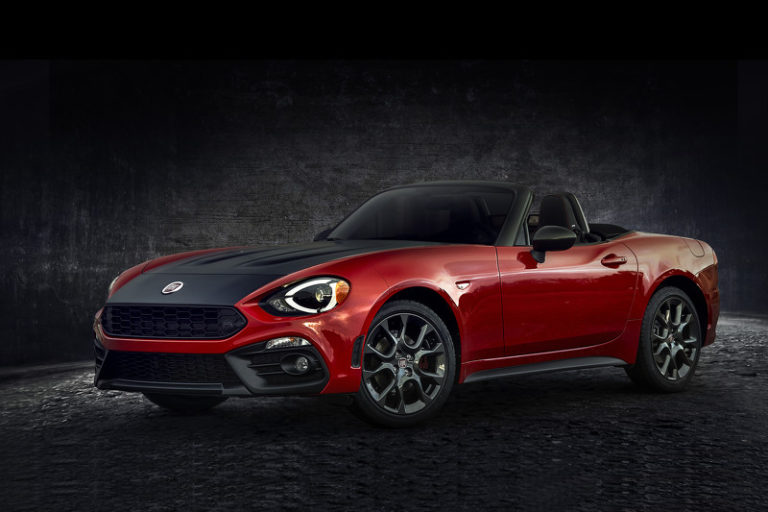 Fiat 124 Spider Elaborazione Abarth, camino a NY