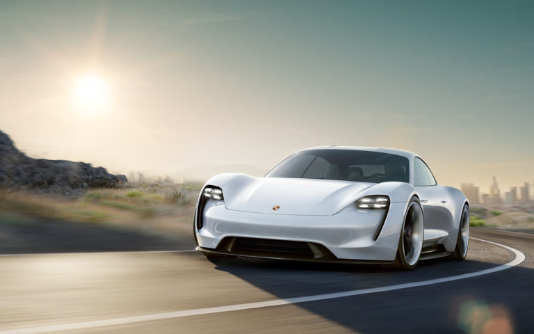 Lamborghini ya considera un deportivo eléctrico inspirado en el Porsche Mission E