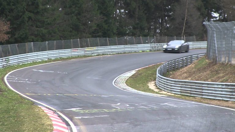 Vídeo: el nuevo Porsche Panamera rueda en el ‘Ring