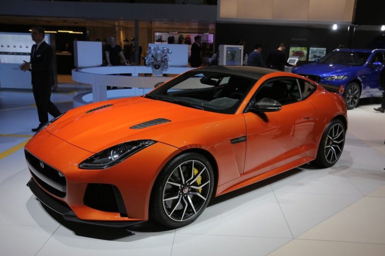 Jaguar comercializará versiones SVR con motores V6