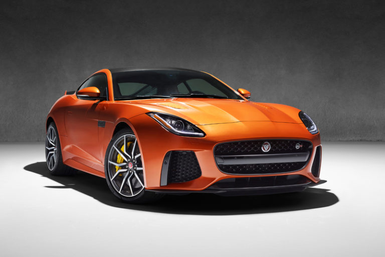 Jaguar lanzará un F-Type de cuatro cilindros, rival directo del Porsche 718 Cayman