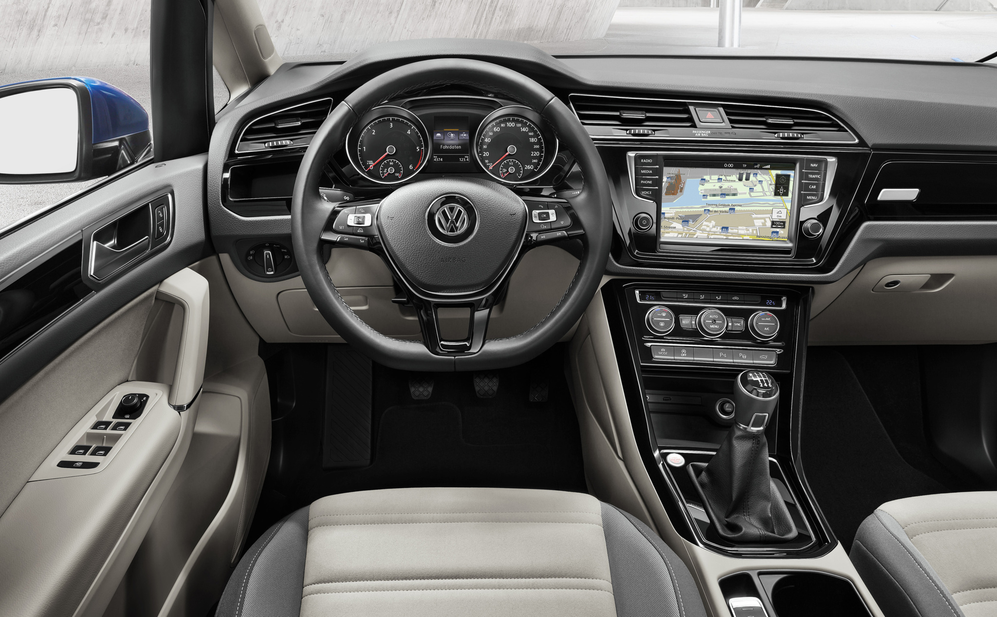 El Volkswagen Touran estrena un 1.8 TSI de 180 CV y un 2.0 TDI de 190 CV: Los más potentes de la gama 1