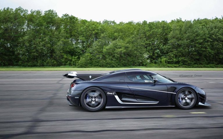 El Koenigsegg One:1 logra el récord de velocidad en el Vmax200