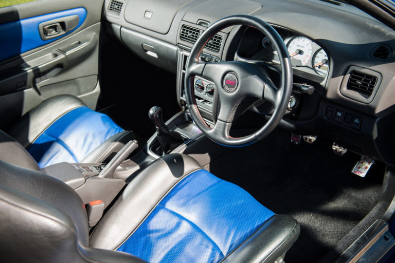Sale a subasta un Subaru Impreza STI 22B con 4.000 kilómetros