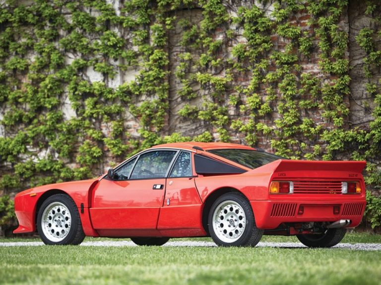 ¿Quieres hacerte con una de las 207 unidades del Lancia 037 Stradale de calle?