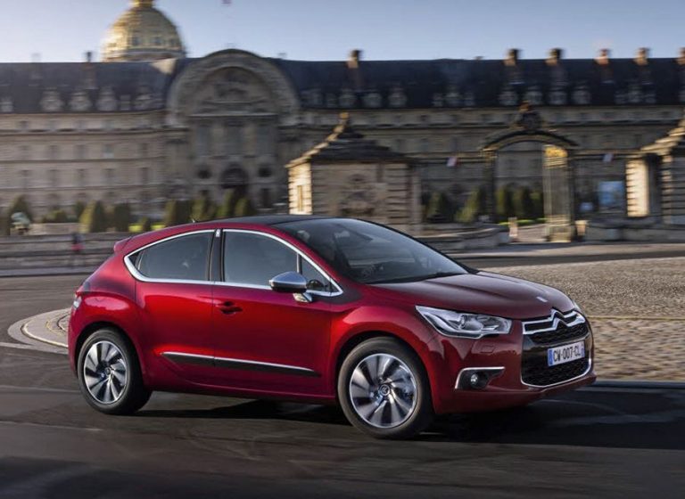 El DS4, ya disponible con el motor BlueHDI 100