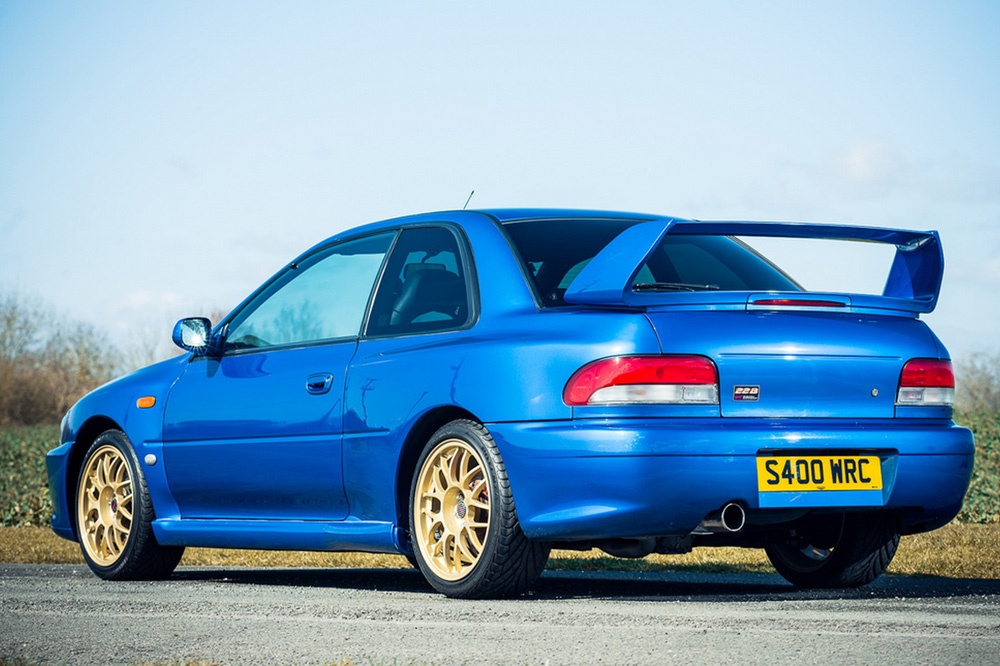 Sale a subasta un Subaru Impreza STI 22B con 4.000 kilómetros 3