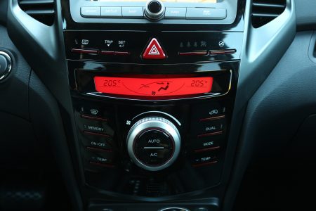 SsangYong XLV e-XDi160 115 CV Limited automático: Probamos el hermano pequeño del Rodius 1