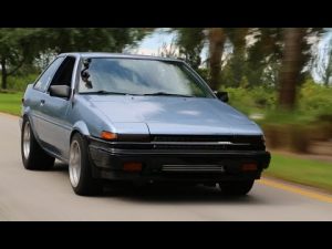 Este Toyota AE86 tiene sorpresa: un motor F22C de Honda S2000 con 880 CV