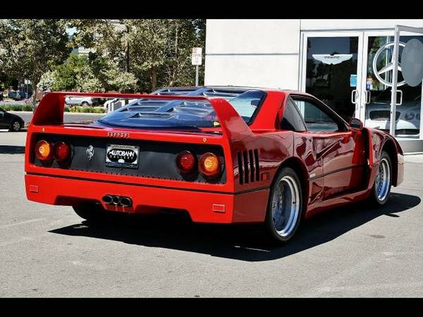 Esta réplica de Ferrari F40 vale 31.500 euros... ¿te gastarías ese dinero en ella? 7