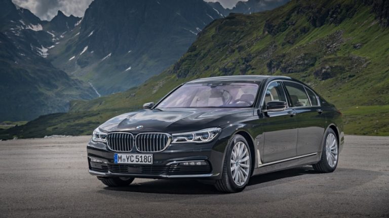 El BMW Serie 7 iPerformance híbrido enchufable llega a España desde 102.500 euros
