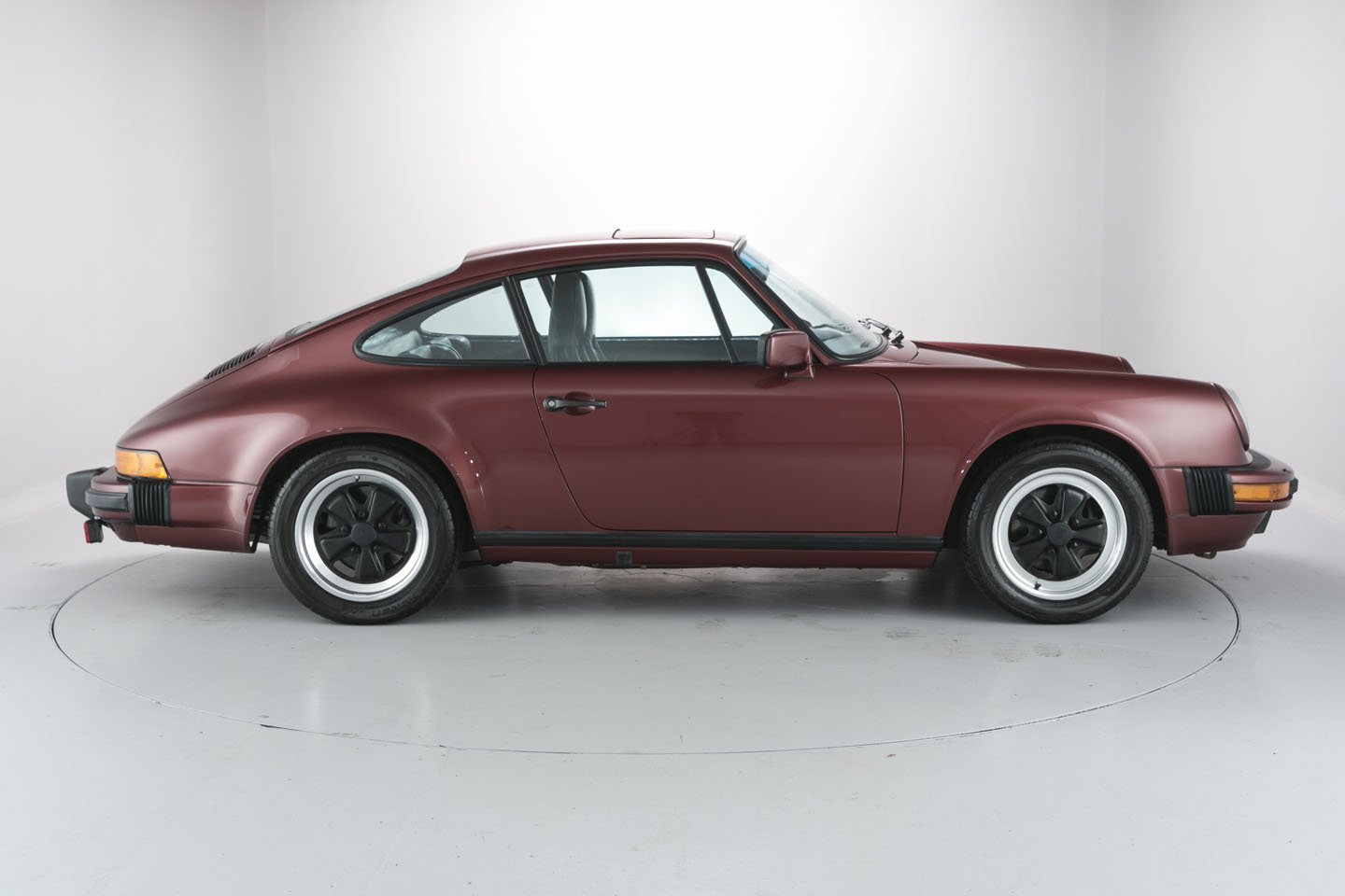 ¿Quieres un Porsche 911 Carrera 3.2 Coupé de la generación 930 casi nuevo? Prepara 100.000 euros... 1