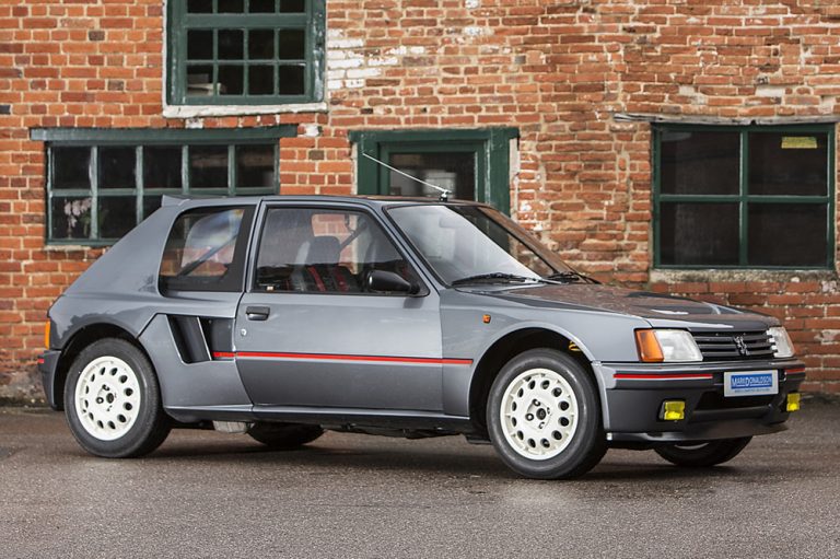 Sale a la venta un Peugeot 205 T16 con tan sólo 12.266 kilómetros: Hacerte con una leyenda de Grupo B es posible