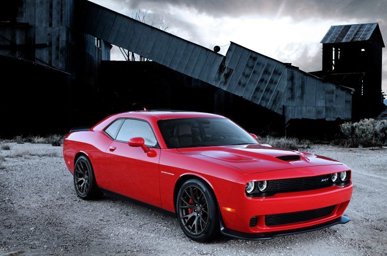 El Dodge Challenger continúa la senda del éxito, ya supera al Camaro