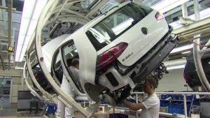 Volkswagen detiene la producción del Golf y Passat: Un conflicto con sus proveedores