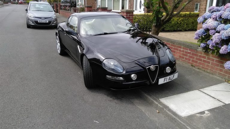¿Pagarías 17.600 euros por una réplica de un Alfa Romeo 8C?