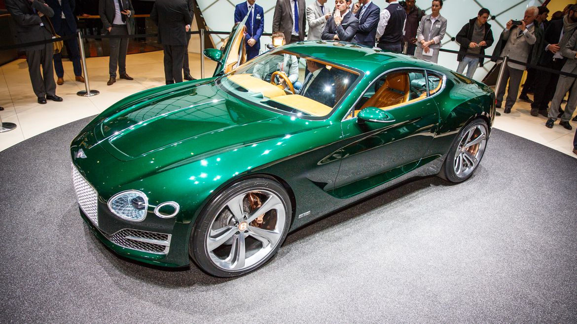 El glorioso trío alemán que está de camino: Porsche 928, Audi A9 Coupé y Bentley EXP 10 Speed 2