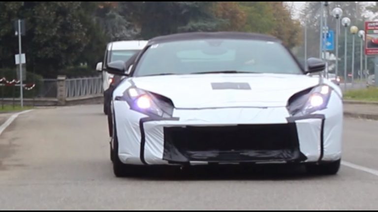 Vídeo: el sucesor del Ferrari F12 Berlinetta ya se deja ver en las calles