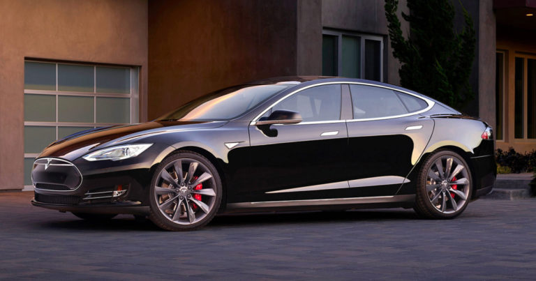 El Tesla P100D Model S es capaz de realizar el 0-100 km/h en 2,4 segundos: ¿Estamos ante el coche más rápido del mundo?