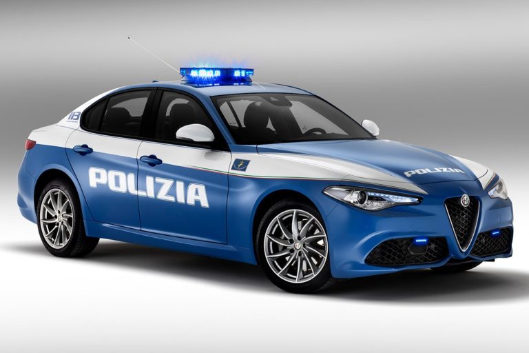 El Alfa Giulia Veloce de 280 CV pasa a formar parte de la flota de la policía italiana: ¡La potencia por bandera!