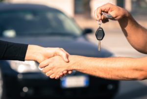 Quiero vender mi coche: ¿a través de qué canales puedo hacerlo?