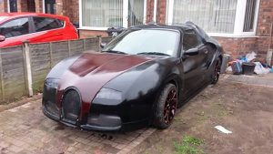 ¡Arrancadme los ojos! Esto era antes un MG F y ahora es un intento de Bugatti Veyron
