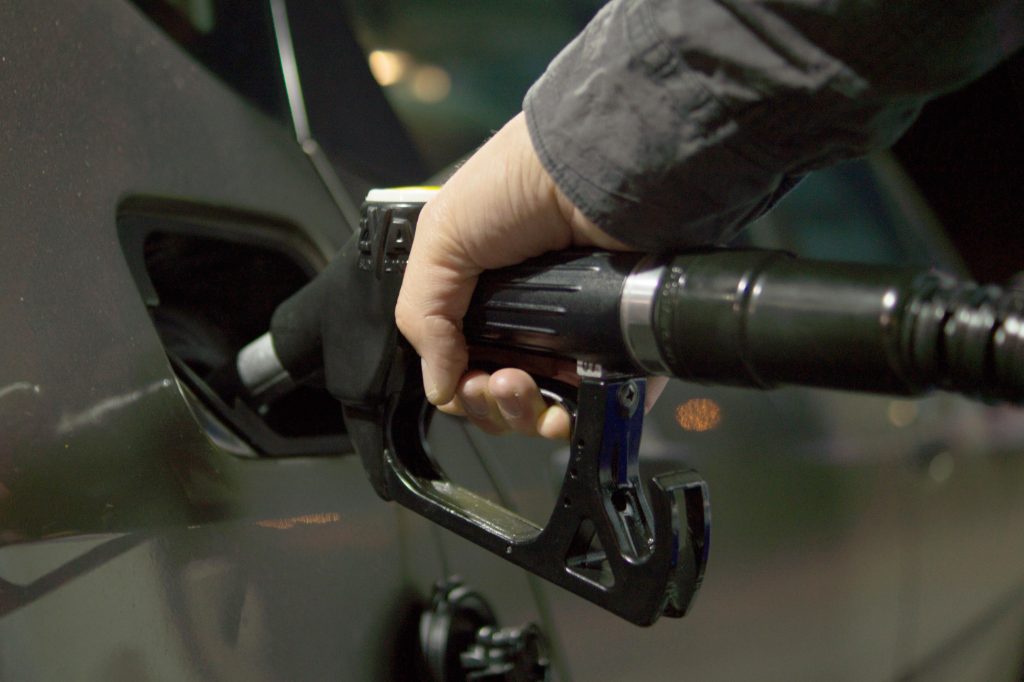 El diésel continúa hundiéndose en España: Las ventas bajan un 50% en Marzo