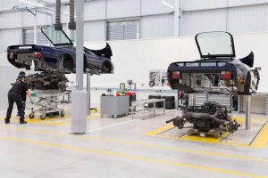 ¡Espectacular! Así es el nuevo talleres de clásicos de Jaguar Land Rover bautizado como Classic Works