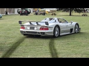 Vídeo: Este Mercedes CLK GTR Roadster se lo pasa en grande. ¿A quién le importa que sólo haya 6 unidades?