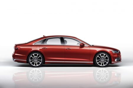 Static photo
Colour: Volcano Red