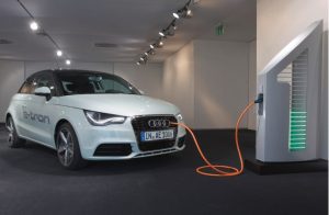Audi quiere poner paneles solares en sus coches eléctricos: Y no, no es para moverlos con esta energía…